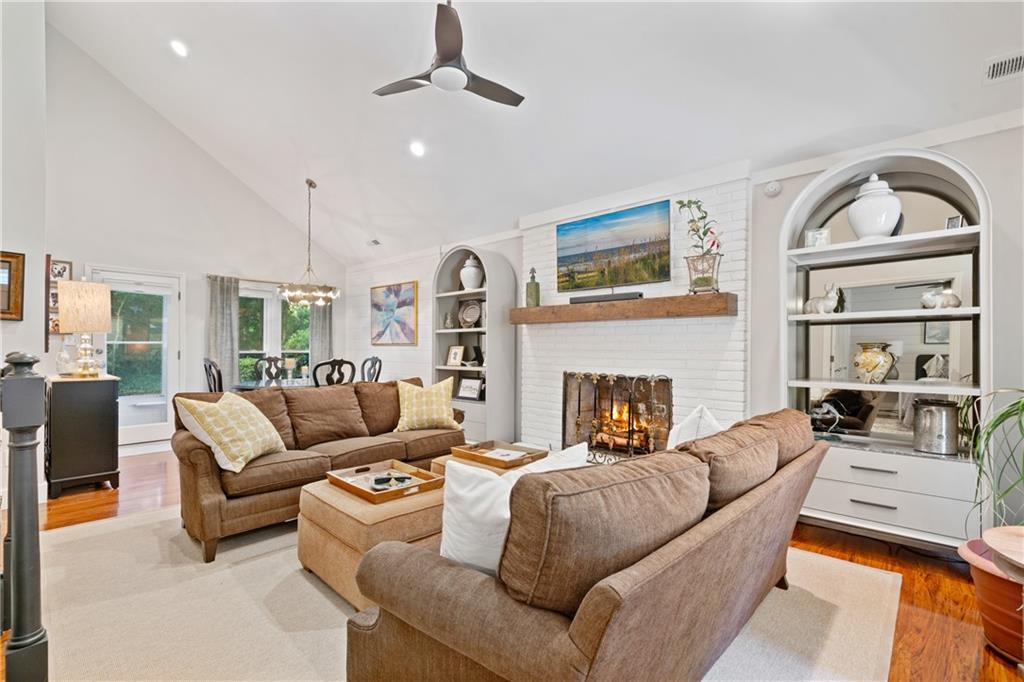 409 Roswell Green Lane