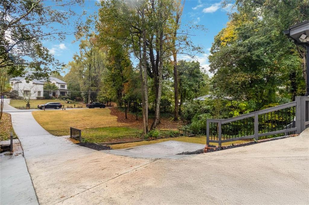 2338 GREENGLADE Road NE