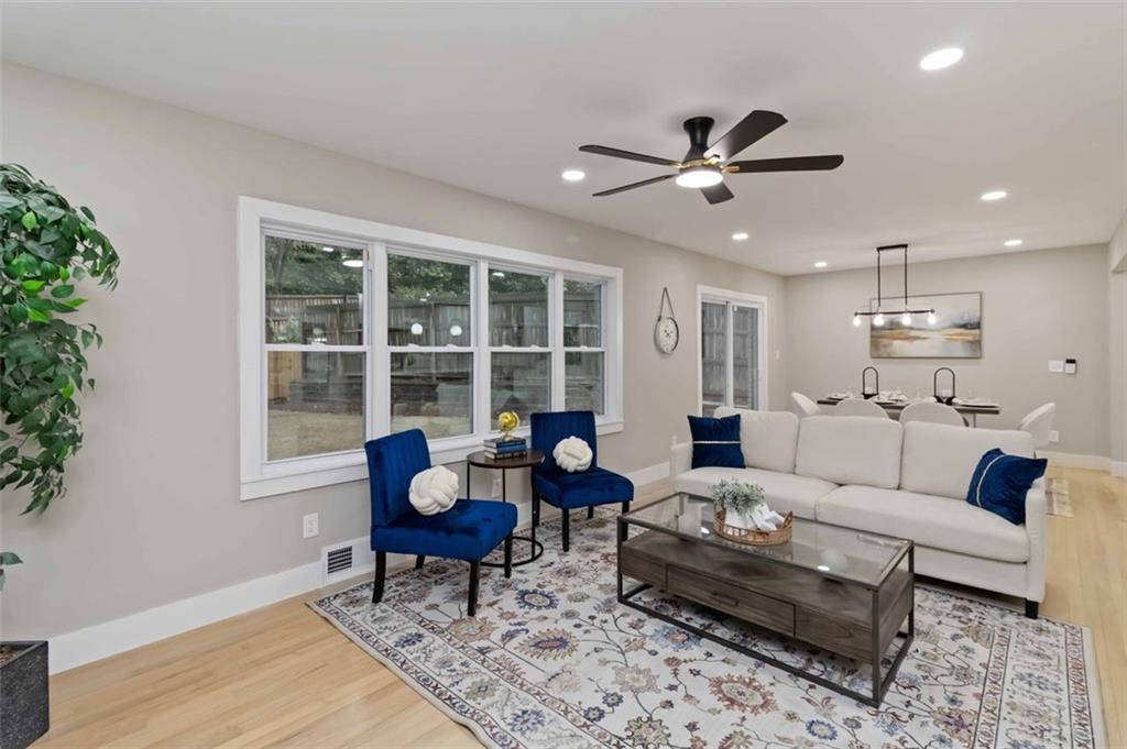 2338 GREENGLADE Road NE