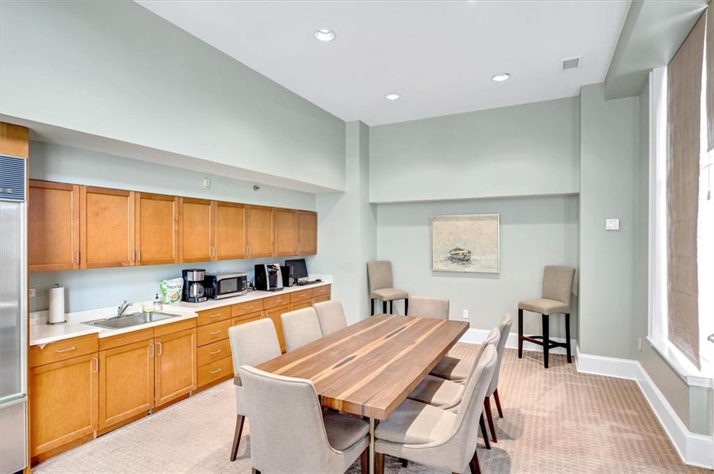 3820 Roswell Road NE 211