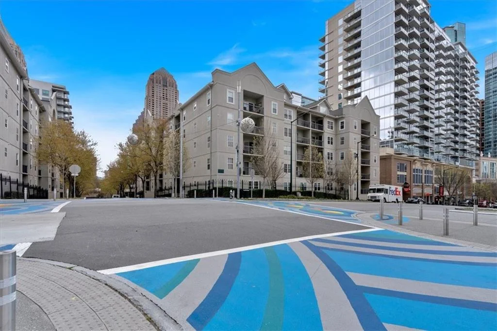1075 Peachtree Walk NE Unit A206