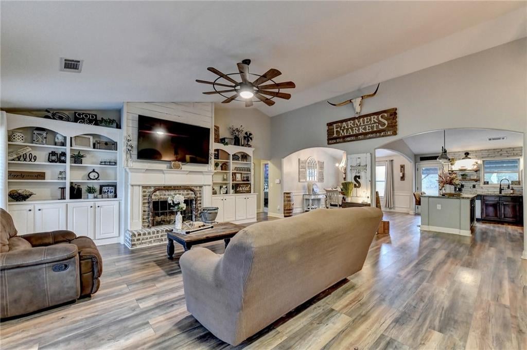1052 Blakewood Court