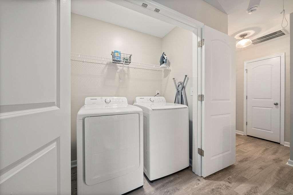 Laurel Ridge - Residential