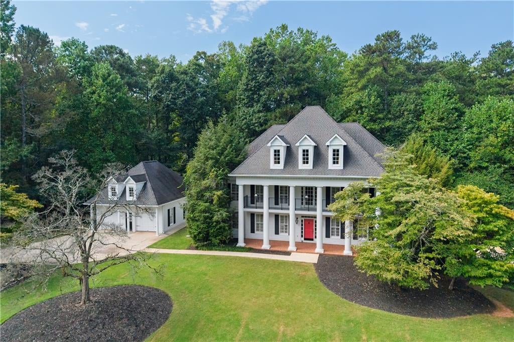 Photo of 1813 Wynthrop Manor Drive SW, Marietta, GA 30064 (MLS # 7841228)