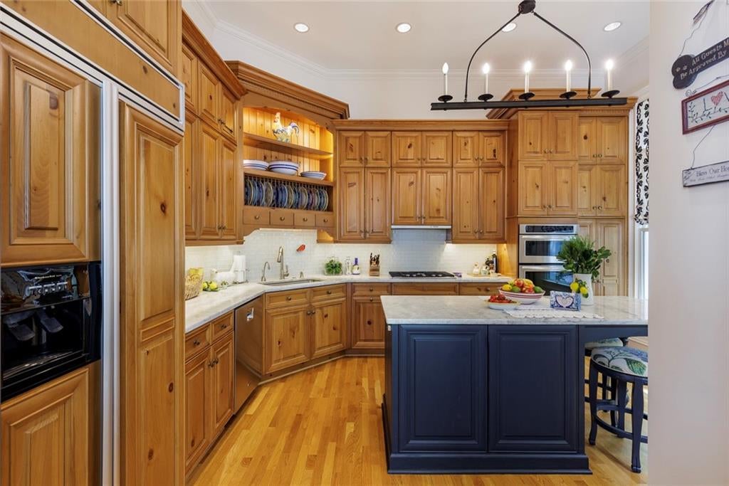 2500 Peachtree Road 103 S