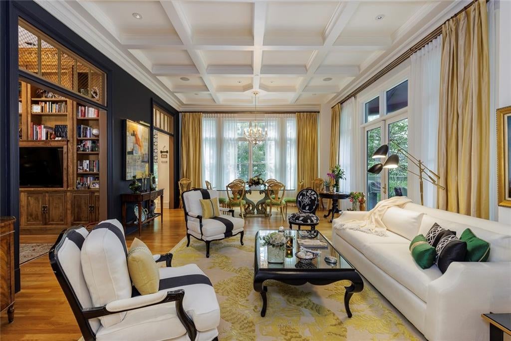 2500 Peachtree Road 103 S
