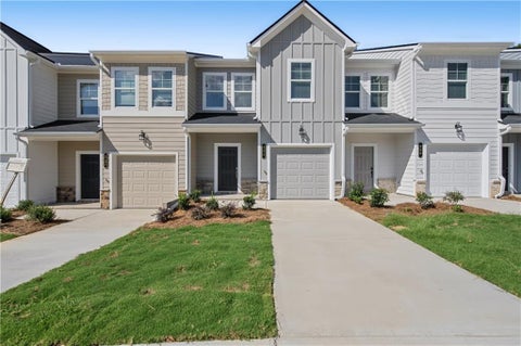 Townhouse For Sale - 325 Rolling Green Road<br/> Adairsville, GA 30103