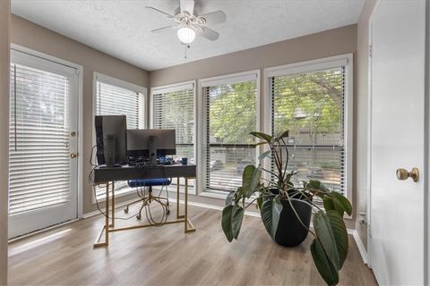Condo For Sale - 214 Smokerise Circle<br/> Marietta, GA 30067