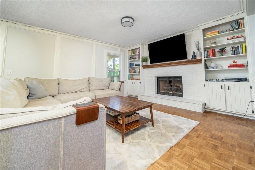 4541 Queen Anne Court SE