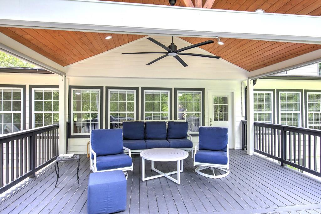 Marietta, Georgia, 30068, United States, 6 Bedrooms Bedrooms, ,5 BathroomsBathrooms,Residential,Active,2044569
