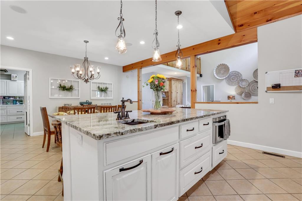 107 Winsome Place NE