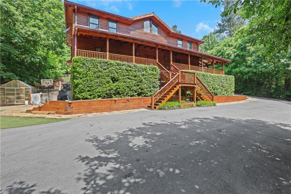 107 Winsome Place NE