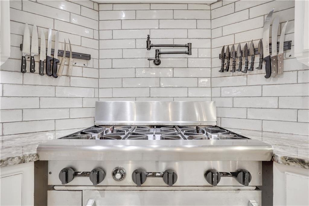 107 Winsome Place NE