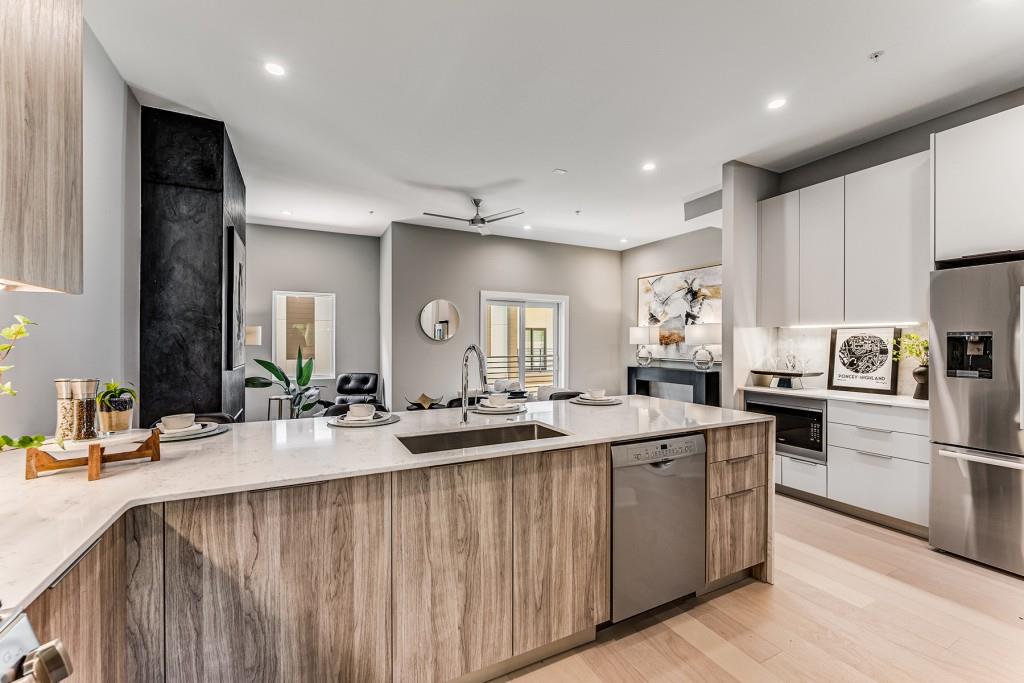 1099 North Avenue NE 11