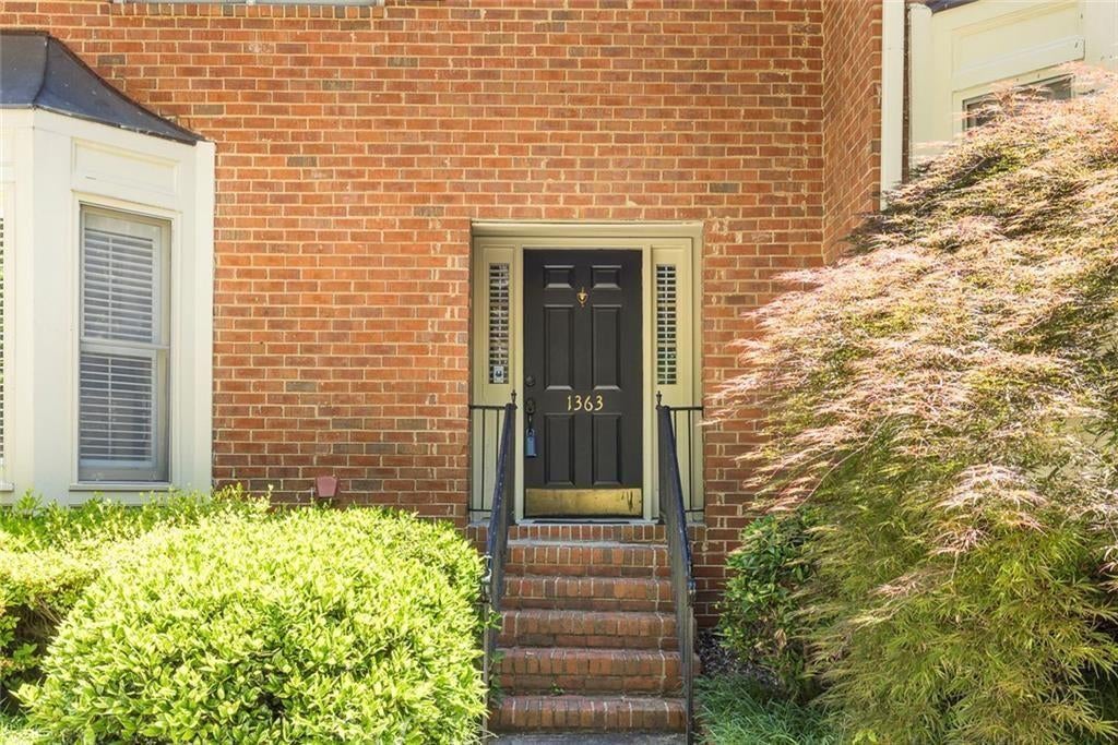 1363 Sheffield Glen Way