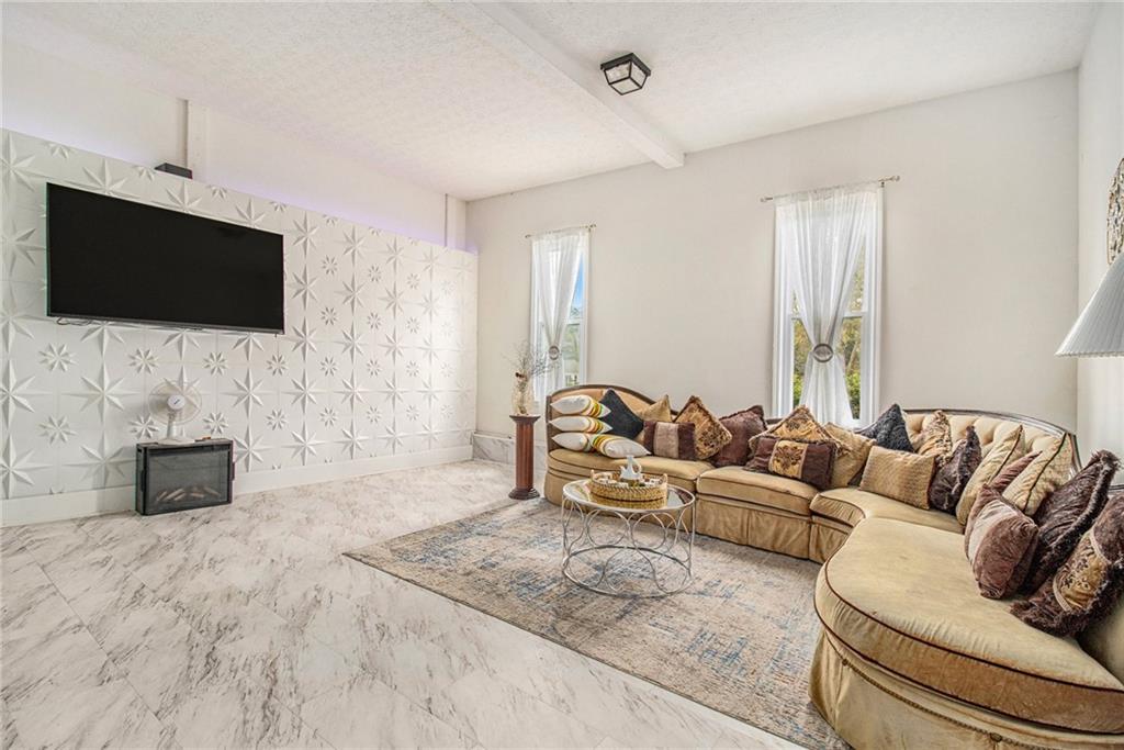 White Oak Northcrest - Residential