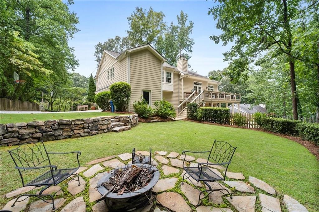 4449 Glengary Drive NE