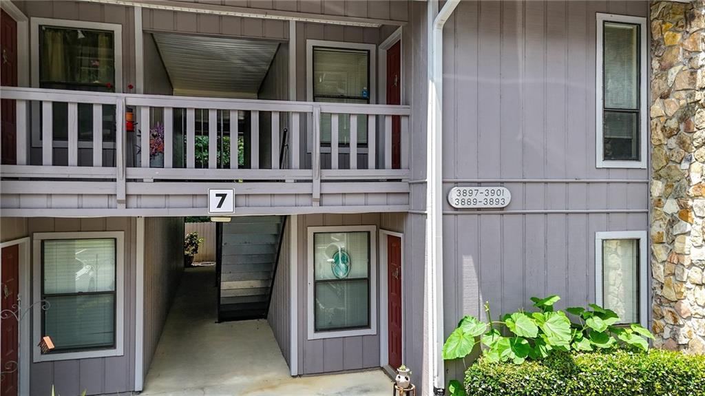 3893 Woodridge Way