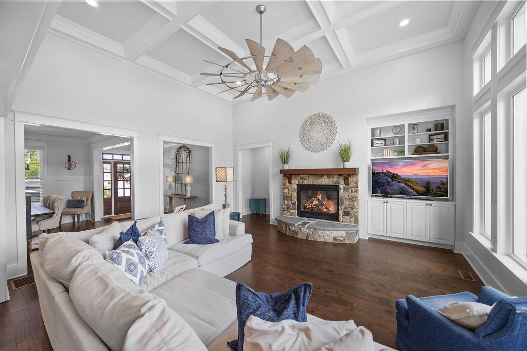 93 Village Ridge