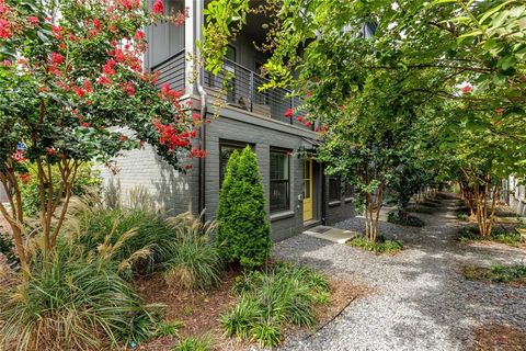 183 Chestnut Circle NE Atlanta GA 30342