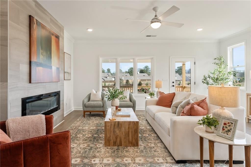 1947 Deco Drive