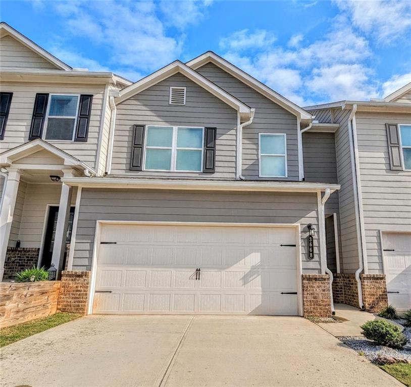 AVAILABLE IN AUGUST
Welcome to this well maintained 3 bedroom, 2.5 bathroom home in the conveniently located neighborhood of The Reserve @ Oak Station in Oakwood, GA. Close to 985, UNG, and local parks, this newly listed rental property boasts an open floorplan with hardwood floors on the main level, an electric fireplace in the spacious living room, large flatscreen with soundbar, and a rear patio for outdoor entertaining and grilling. The kitchen has granite countertops and all stainless appliances. Upstairs, you'll find 2 guest bedrooms with walk-in closets, a full guest bathroom, and a large master bedroom with vaulted ceilings. The master bathroom features a tiled shower, separate tub, and double vanity. Off the master bathroom, and accessible from the hallway, you will find the upstairs laundry room with a washer and dryer included. 2 car garage for parking. Don't miss out on this opportunity to lease a beautiful home with landscaping included in a prime location. No Pets Allowed
Please check oUr website for details and our rental criteria.