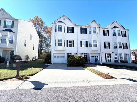 Townhouse For Sale - 1339 Pilgrim Lake Drive<br/> Cumming, GA 30040