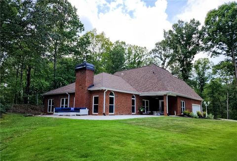 A home in Dawsonville