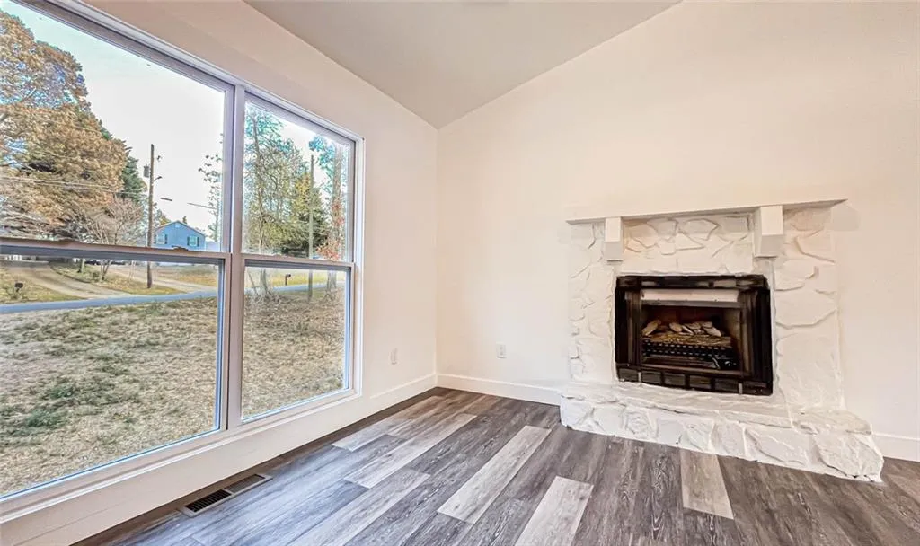 Suwanee, Georgia 30024, United States, 5 Bedrooms Bedrooms, ,3 BathroomsBathrooms,Residential,Active,252078