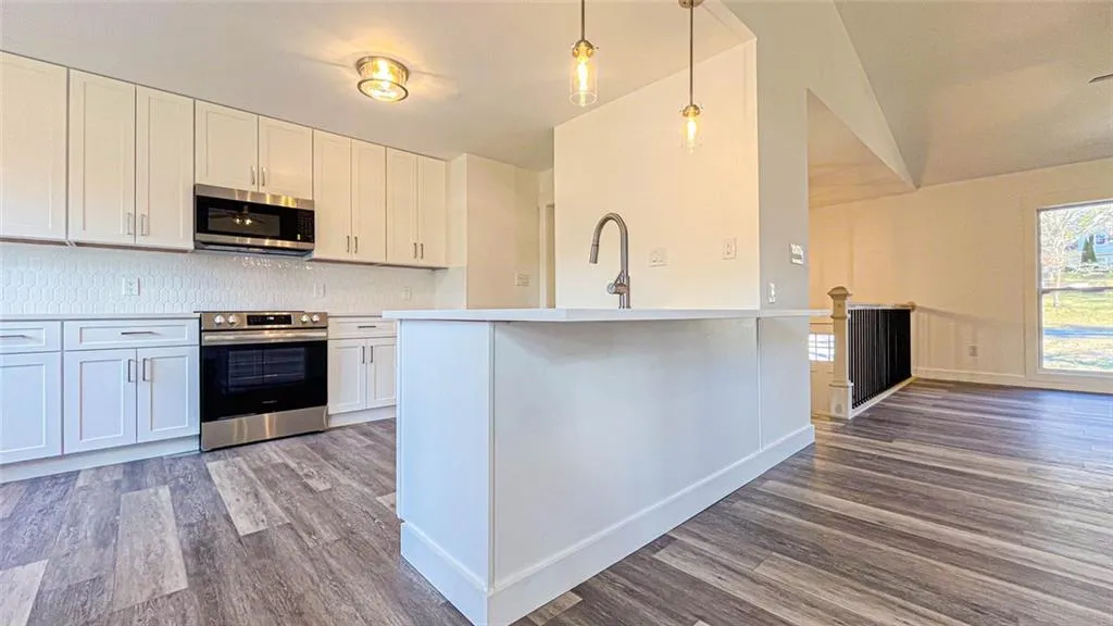 Suwanee, Georgia 30024, United States, 5 Bedrooms Bedrooms, ,3 BathroomsBathrooms,Residential,Active,252078