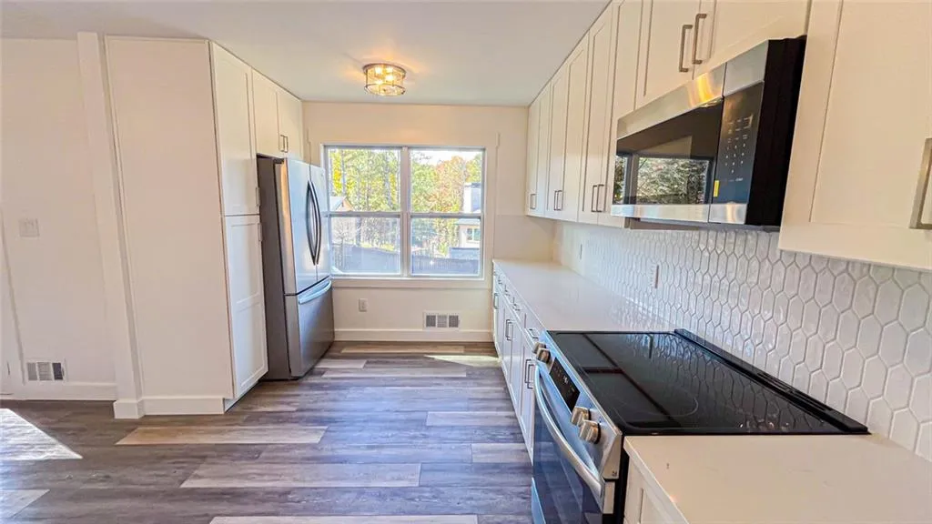 Suwanee, Georgia 30024, United States, 5 Bedrooms Bedrooms, ,3 BathroomsBathrooms,Residential,Active,252078