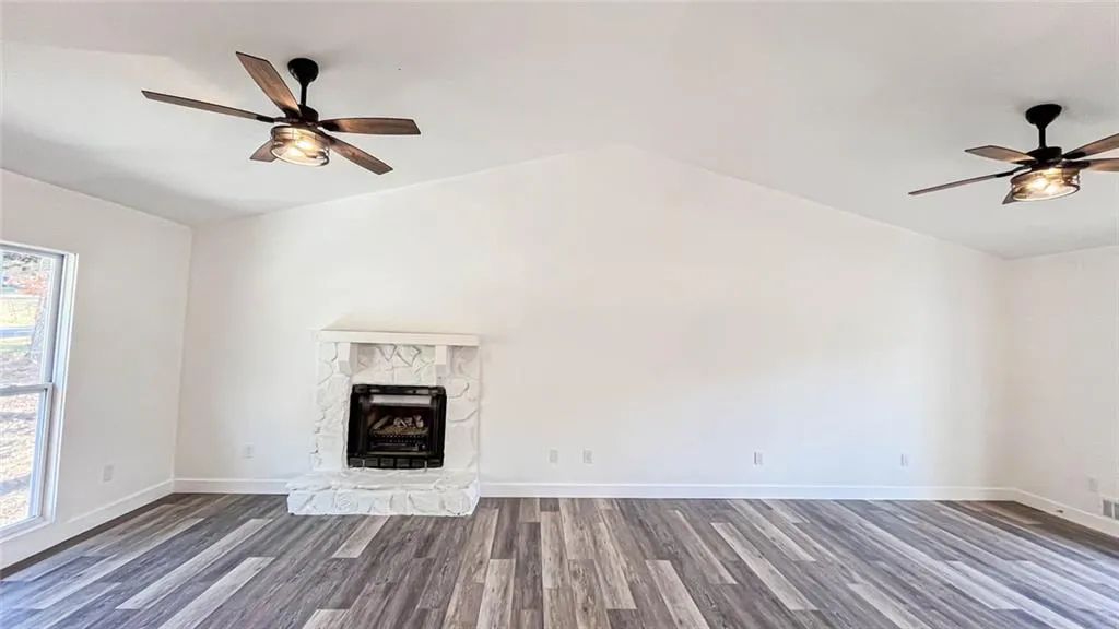 Suwanee, Georgia 30024, United States, 5 Bedrooms Bedrooms, ,3 BathroomsBathrooms,Residential,Active,252078