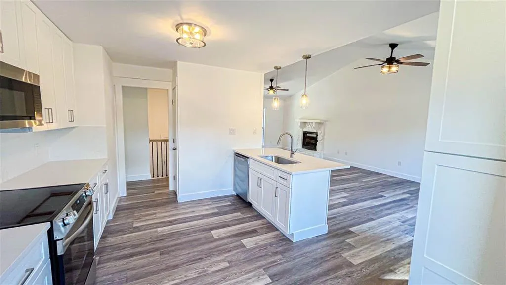 Suwanee, Georgia 30024, United States, 5 Bedrooms Bedrooms, ,3 BathroomsBathrooms,Residential,Active,252078