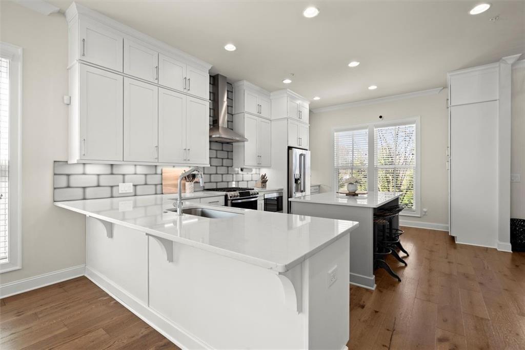 CHELSEA WALK - Residential