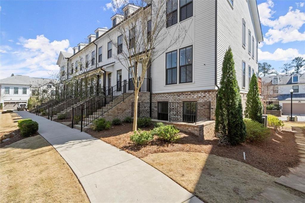 CHELSEA WALK - Residential