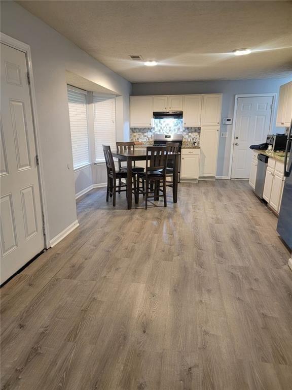 3185 Kings Glen Trail