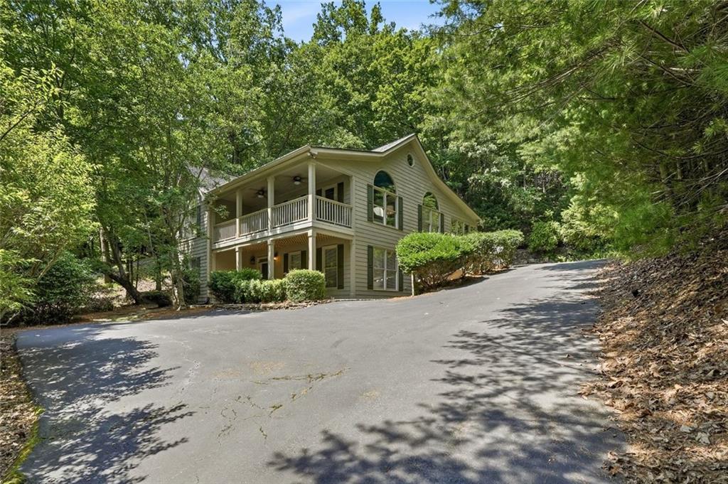 1121 Woodland Trace