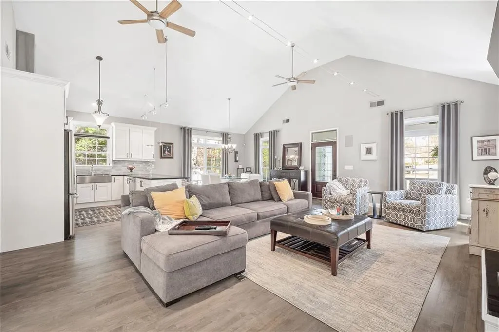 Brookhaven, Georgia 30341, United States, 3 Bedrooms Bedrooms, ,2 BathroomsBathrooms,Residential,Active,94832