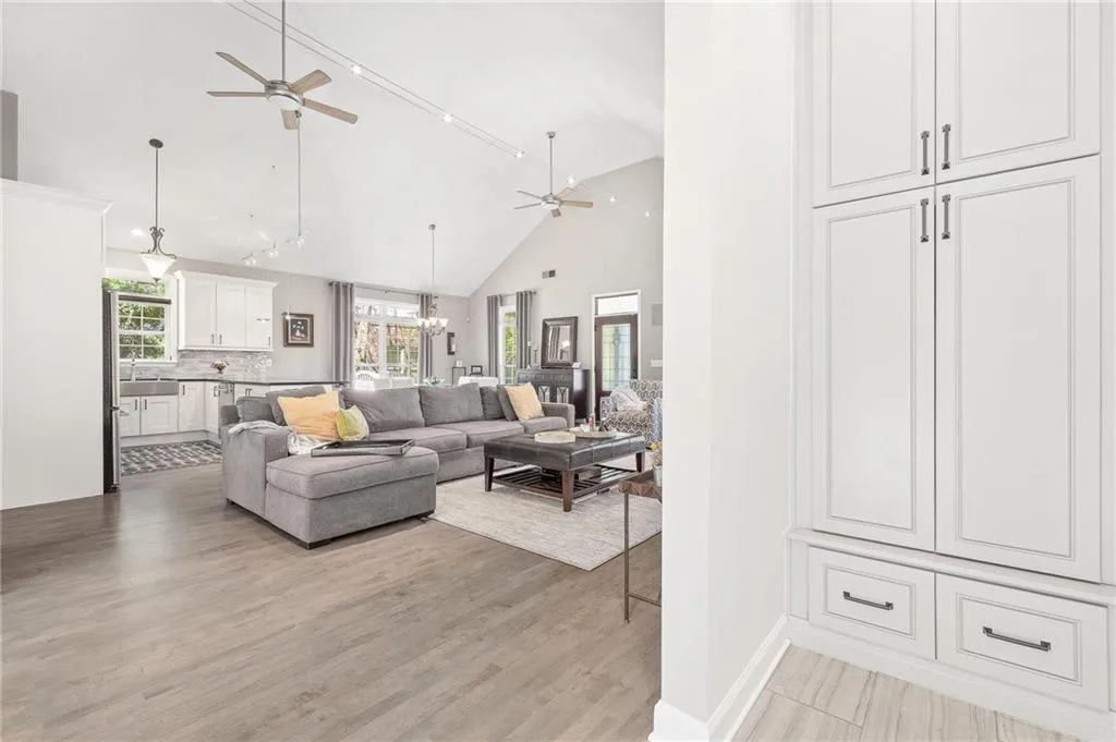 Brookhaven, Georgia 30341, United States, 3 Bedrooms Bedrooms, ,2 BathroomsBathrooms,Residential,Active,94832