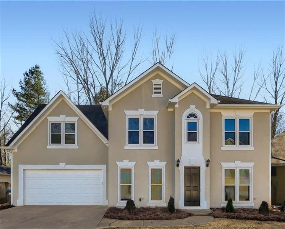 **COLLINS HILL SCHOOL DISTRICT** granite countertops and all white cabinets. Fresh paint and new carpet. The main level features a
formal dining room, separate living room and large family room with an inviting fireplace. HUGE screen patio overlooking the backyard.
Upstairs offers a primary suite with trey ceilings, double sink vanity, separate tub and shower. 3 bedrooms and hall bathroom complete the
upstairs. Close to Mall of Georgia, shopping, dining, and lots of entertainment options. Easy access to I-85 and 316. Lease terms 12 months or
longer. Application fee is a non-refundable $50 per adult over 18 years of age. Pet-friendly Pet fee not refundable. Breed restrictions may apply.
Close proximityto shopping, dining and schools.