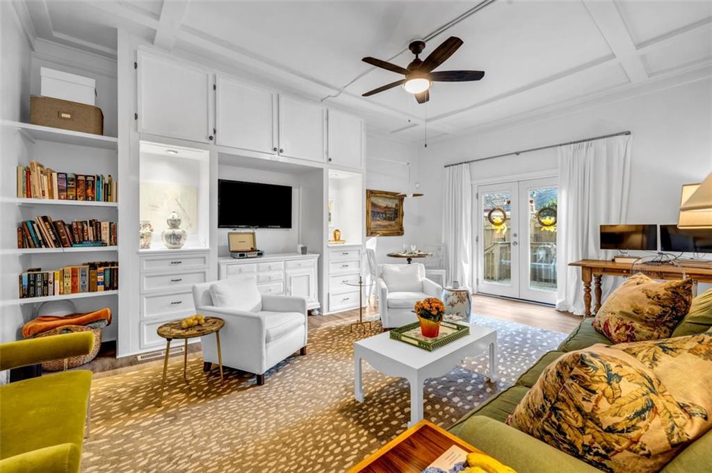 800 MYRTLE Street NE