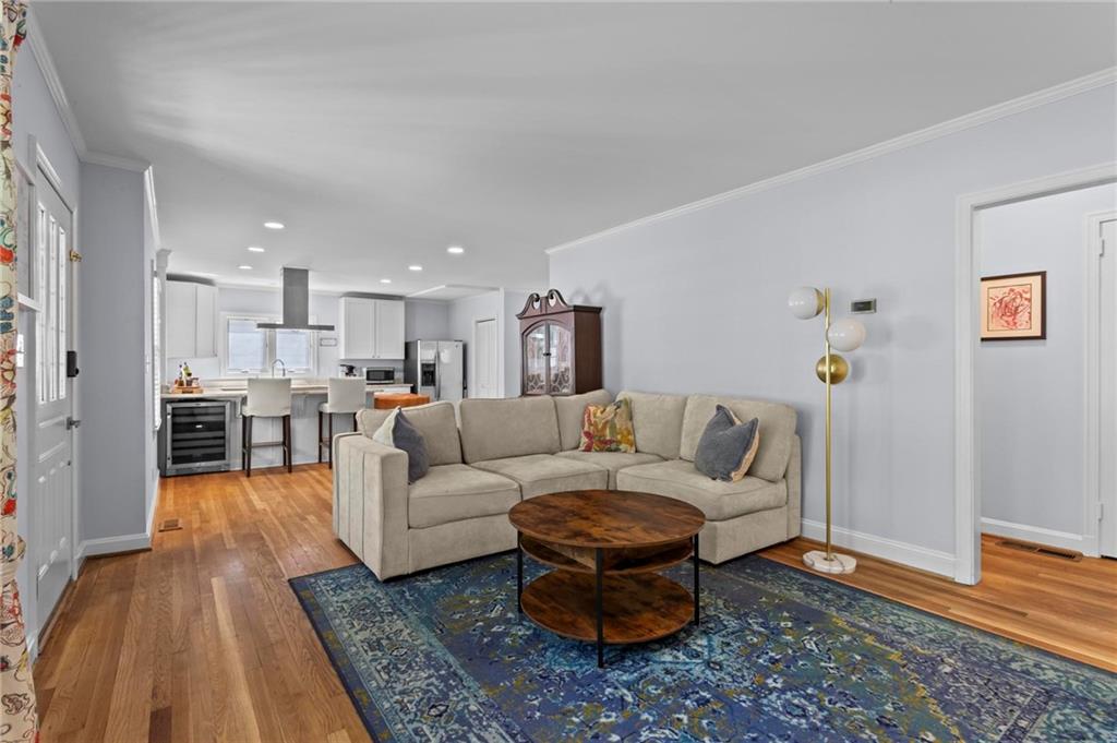 1059 Lindridge Drive NE