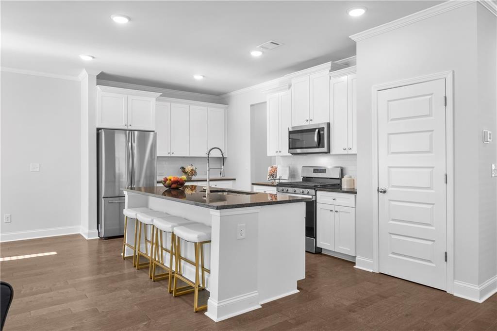 6830 Cedar Glen Road