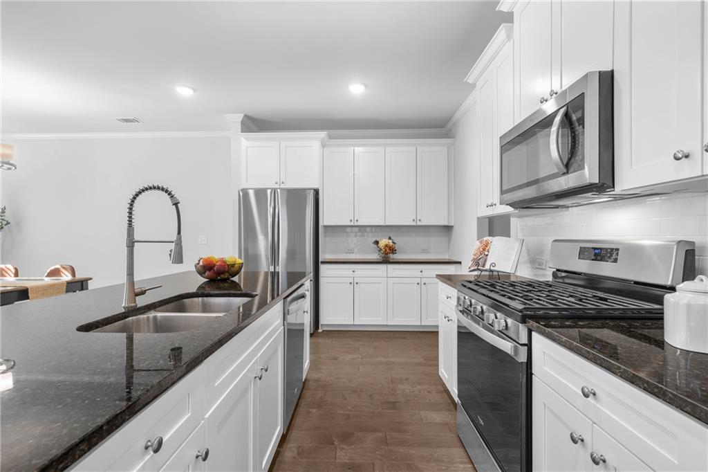 6830 Cedar Glen Road