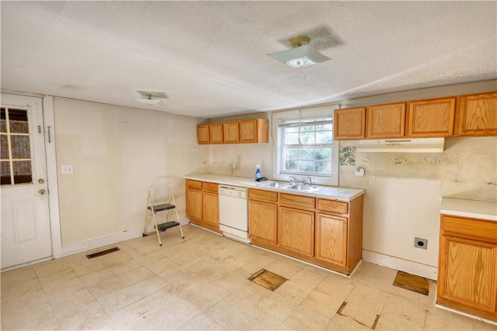 2228 Emory Street, Covington, Georgia image 37