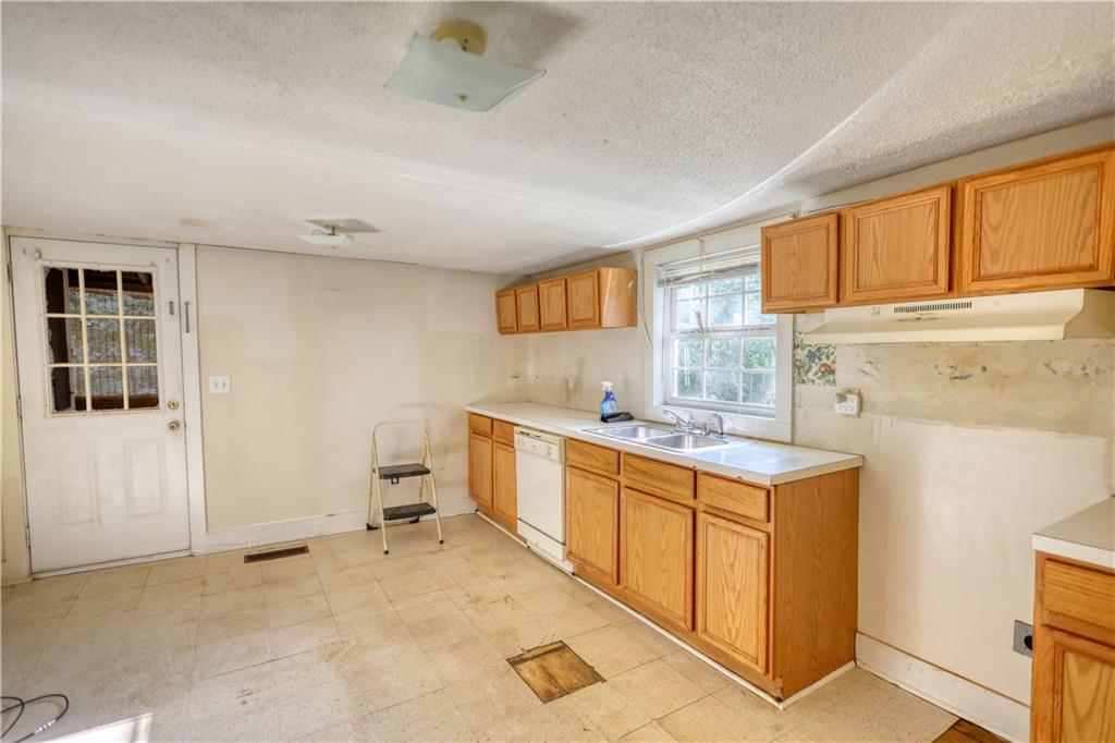 2228 Emory Street, Covington, Georgia image 36