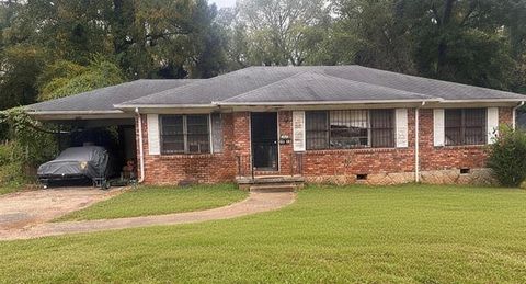 Photo of 3033 Lynhurst Circle SW, Atlanta, GA 30311 (MLS # 7674764)