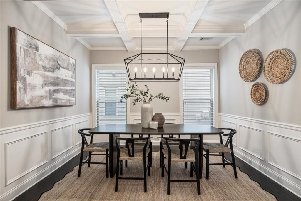 1305 Roswell Manor Circle