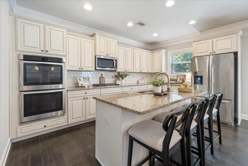 1305 Roswell Manor Circle