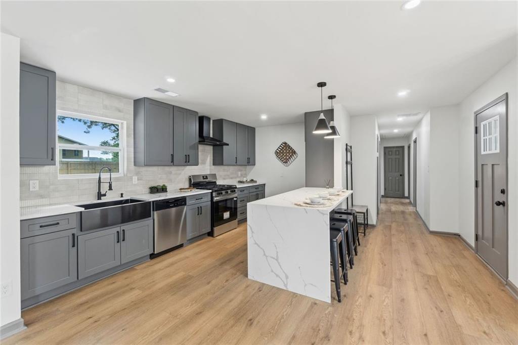 978 Hilltop Court